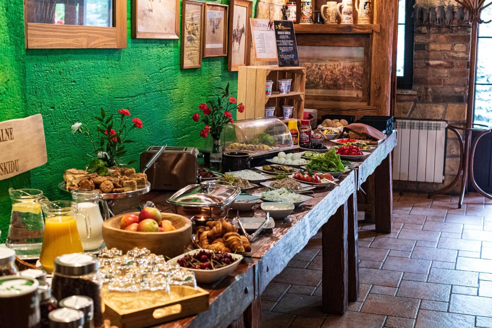 Hotel Restauracja Jas Wedrowniczek Rymanów 외부 사진