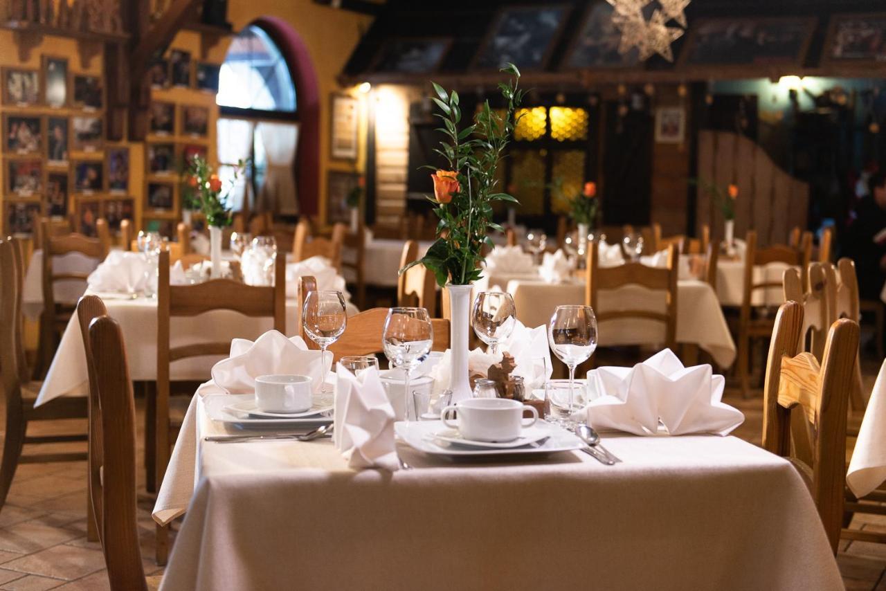 Hotel Restauracja Jas Wedrowniczek Rymanów 외부 사진
